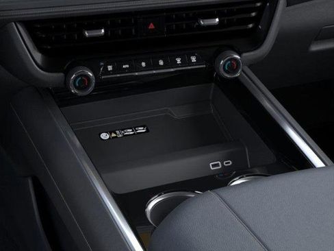 New 2026 Chevrolet Suburban Premier image 23