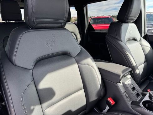 New 2025 Ford Bronco Badlands image 24