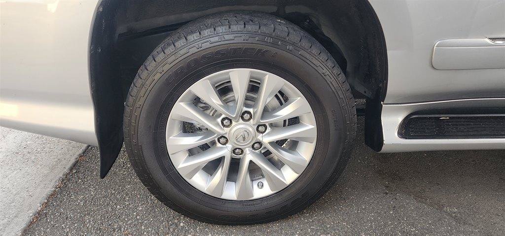 Used 2015 Lexus GX 460 w/ Premium Package AWD/4WD image 8