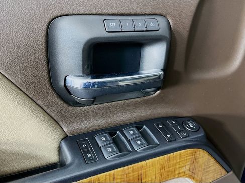 Used 2018 GMC Sierra 1500 SLT image 26