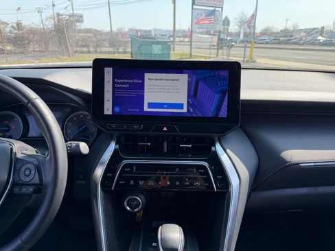 Used 2024 Toyota Venza Nightshade image 19