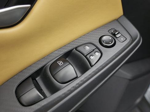 Used 2021 Nissan Sentra SV w/ SV Premium Package FWD image 14