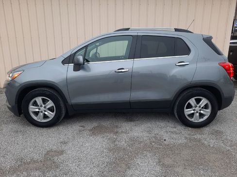 Used 2020 Chevrolet Trax LT w/ LT Convenience Package image 15