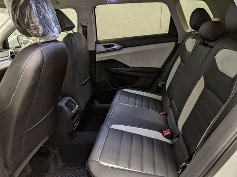 New 2026 Volkswagen Taos SEL image 23