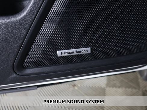 Used 2025 Subaru Outback Onyx Edition image 4