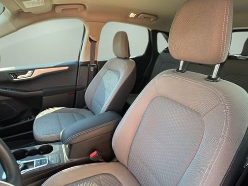 Used 2020 Ford Escape SE image 14