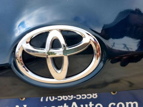 Used 2018 Toyota Corolla LE w/ Carpet Mat Package (TMS) FWD image 14