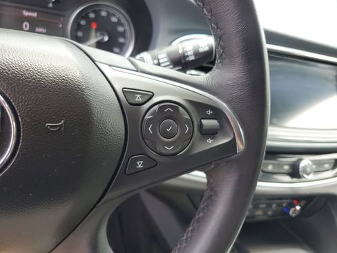 Used 2021 Buick Enclave Essence FWD image 25