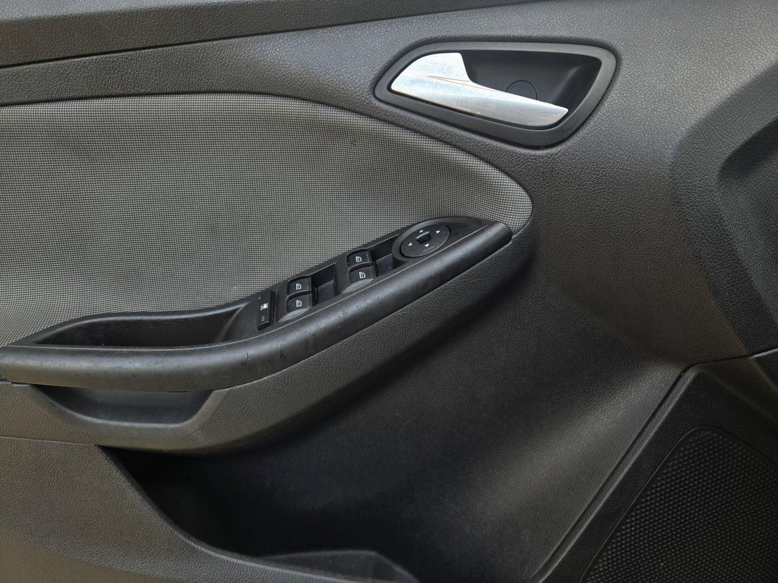 Used 2014 Ford Focus SE FWD image 22
