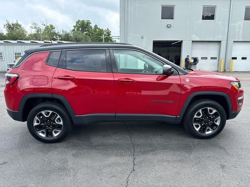 Used 2017 Jeep Compass Trailhawk w/ Leather Interior Group AWD/4WD image 2