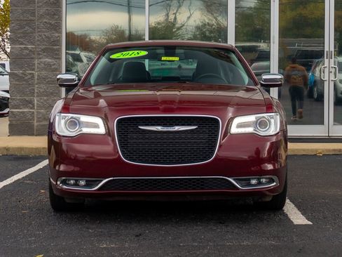 Used 2018 Chrysler 300 Touring L image 11