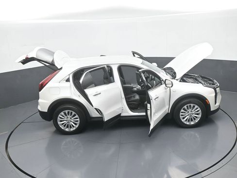 Used 2024 Cadillac XT4 Luxury w/ Cold Weather Package image 74