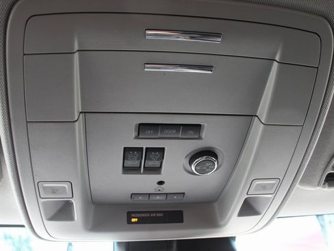 Used 2019 GMC Yukon Denali w/ Open Road Package image 33