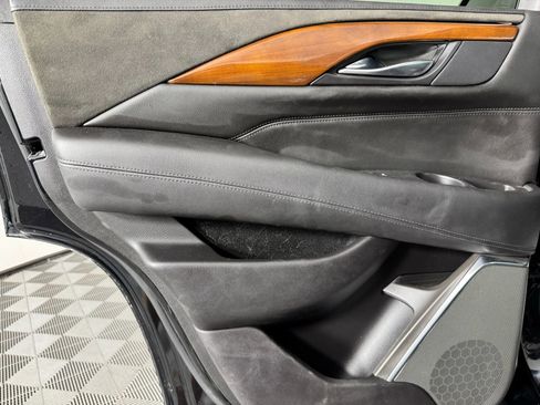 Used 2018 Cadillac Escalade Luxury w/ LPO, Radiant Package image 45