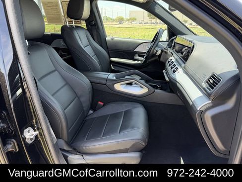 Used 2024 Mercedes-Benz GLS 450 4MATIC image 32