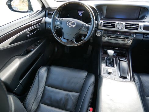 Used 2014 Lexus LS 460 AWD image 9