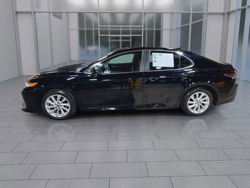 Used 2023 Toyota Camry LE FWD image 5