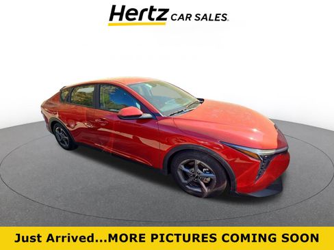 Used 2025 Kia K4 LXS image 1