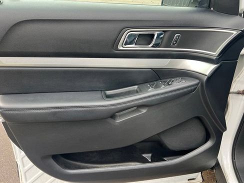Used 2016 Ford Explorer XLT w/ Equipment Group 202A AWD/4WD image 22