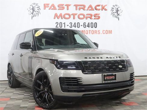 Used 2018 Land Rover Range Rover Supercharged AWD/4WD image 3