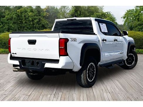 Used 2025 Toyota Tacoma TRD Off-Road AWD/4WD image 5