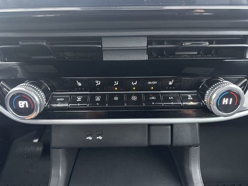 Used 2024 Honda Prologue Touring image 20