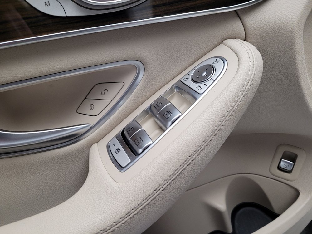 Used 2018 Mercedes-Benz C 300 Sedan image 27
