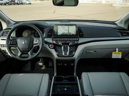 New 2026 Honda Odyssey Touring image 15