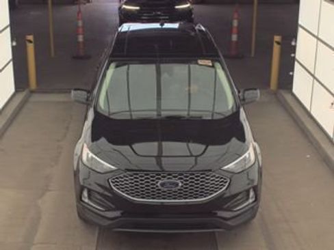 Used 2024 Ford Edge SEL w/ Convenience Package AWD/4WD image 2