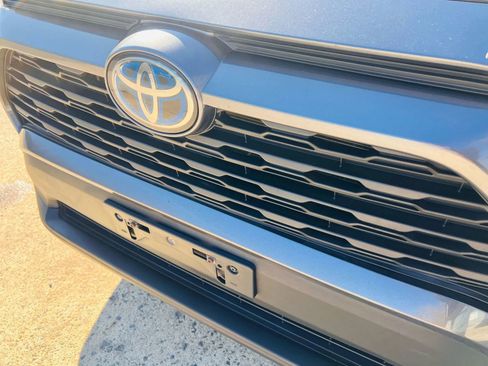 Used 2020 Toyota RAV4 LE w/ All Weather Liner Package image 37