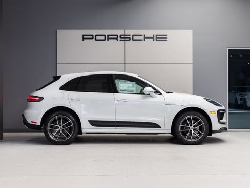 Certified 2026 Porsche Macan AWD/4WD image 8