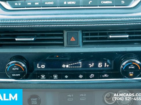 Used 2025 Nissan Rogue SV image 36