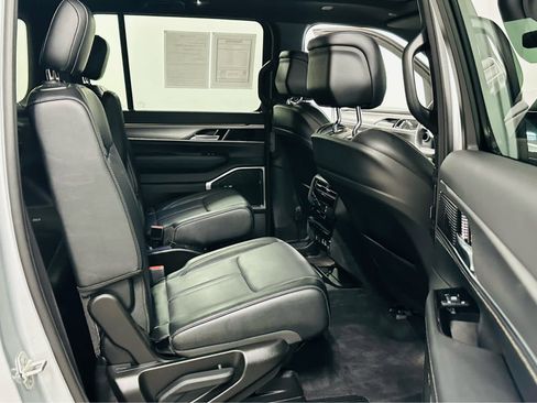 Used 2024 Jeep Wagoneer Series II image 24