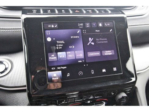Used 2025 Jeep Grand Cherokee Altitude AWD/4WD image 23