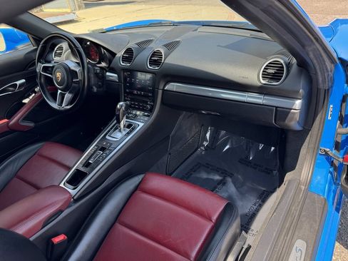 Used 2023 Porsche 718 Boxster S RWD image 39