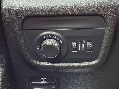 Used 2023 Jeep Grand Cherokee Altitude AWD/4WD image 16