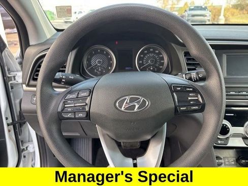 Used 2019 Hyundai Elantra SE w/ Cargo Package image 16