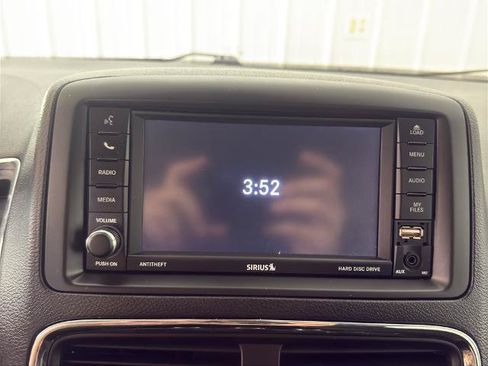 Used 2019 Dodge Grand Caravan SE w/ UConnect Hands-Free Group FWD image 4