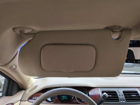 Used 2006 Buick Lucerne CX FWD image 36