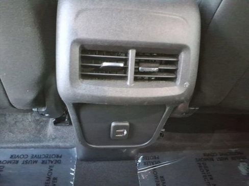 Used 2024 Chevrolet Equinox LT image 15