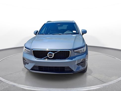 Used 2023 Volvo XC40 B5 Core AWD/4WD image 3