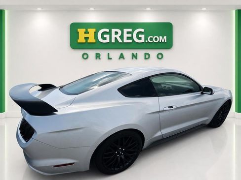 Used 2017 Ford Mustang Coupe RWD image 6