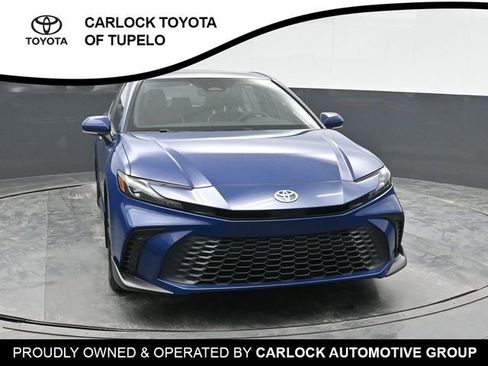 Used 2025 Toyota Camry SE image 6