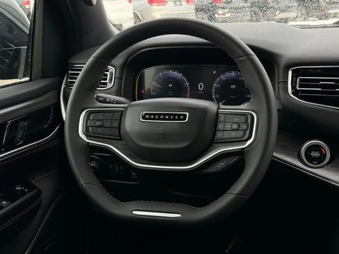 Used 2024 Jeep Wagoneer L Series II w/ Flexible Seating Group image 9