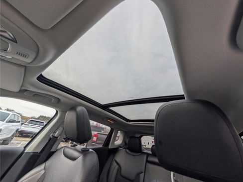 Used 2021 Jeep Compass Altitude w/ Sun and Sound Group image 29