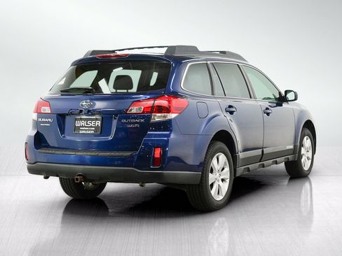 Used 2010 Subaru Outback 3.6R Limited AWD/4WD image 5