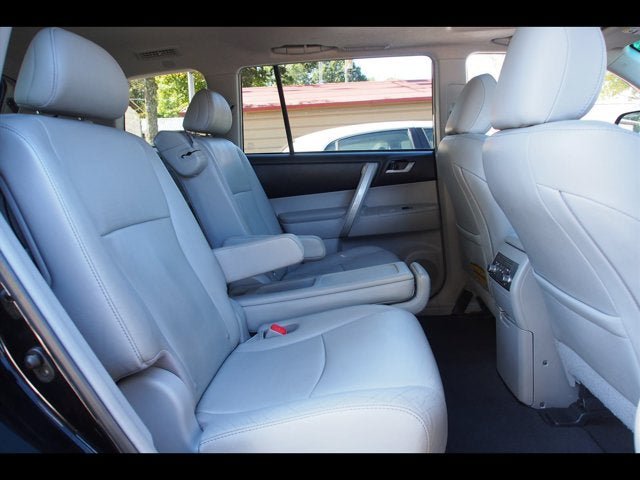 Used 2012 Toyota Highlander SE w/ Tow Pkg AWD/4WD image 14