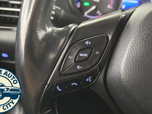 Used 2018 Toyota C-HR XLE FWD image 12