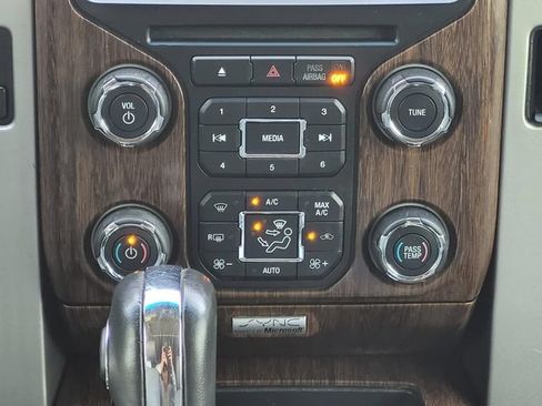 Used 2014 Ford F150 Lariat w/ Equipment Group 502A Luxury RWD image 22