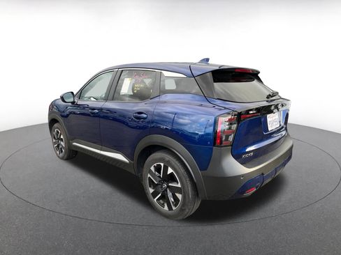 Used 2025 Nissan Kicks SV image 5